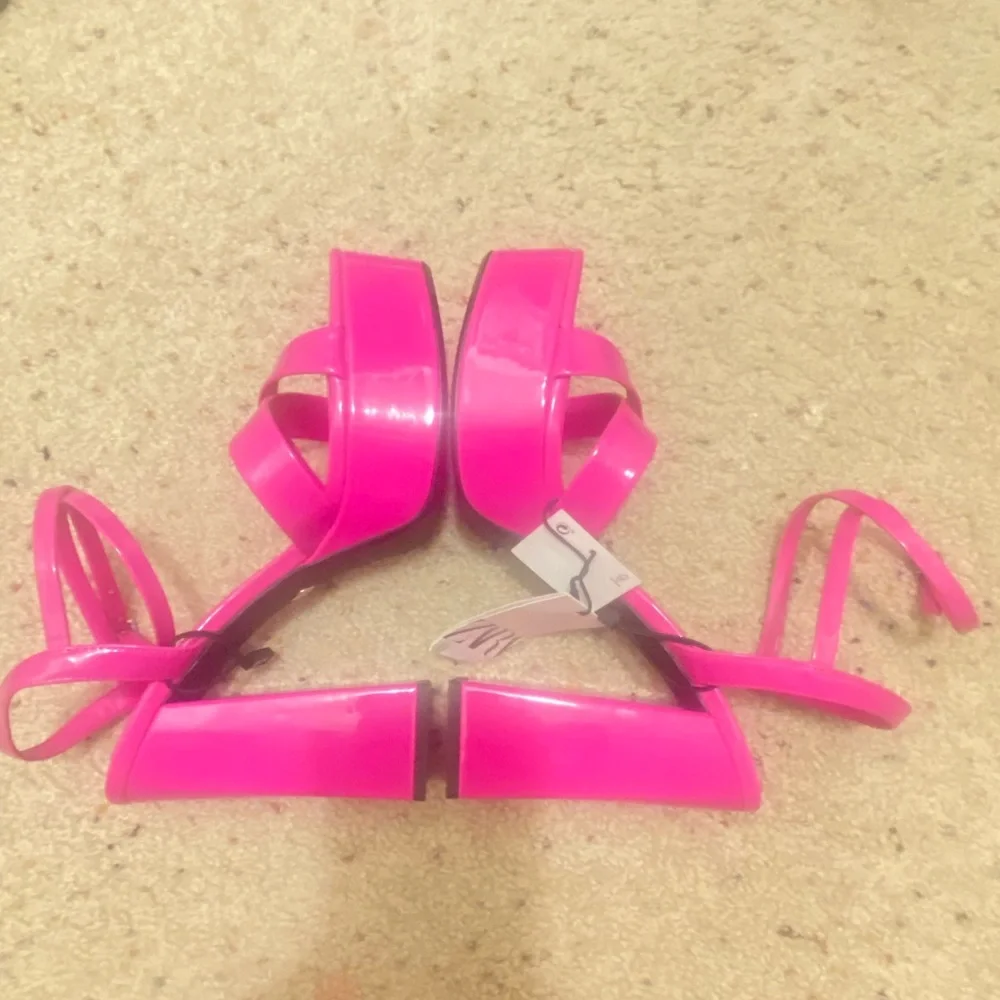 ZARA NEON PINK STRAPPY CHUNKY PLATFORM
HEELED SANDALS SIZE 8 NWT - Picture 8 of 16